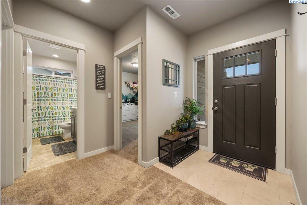 Property Photo: 3613 Pintail Ln WA 99301-7061