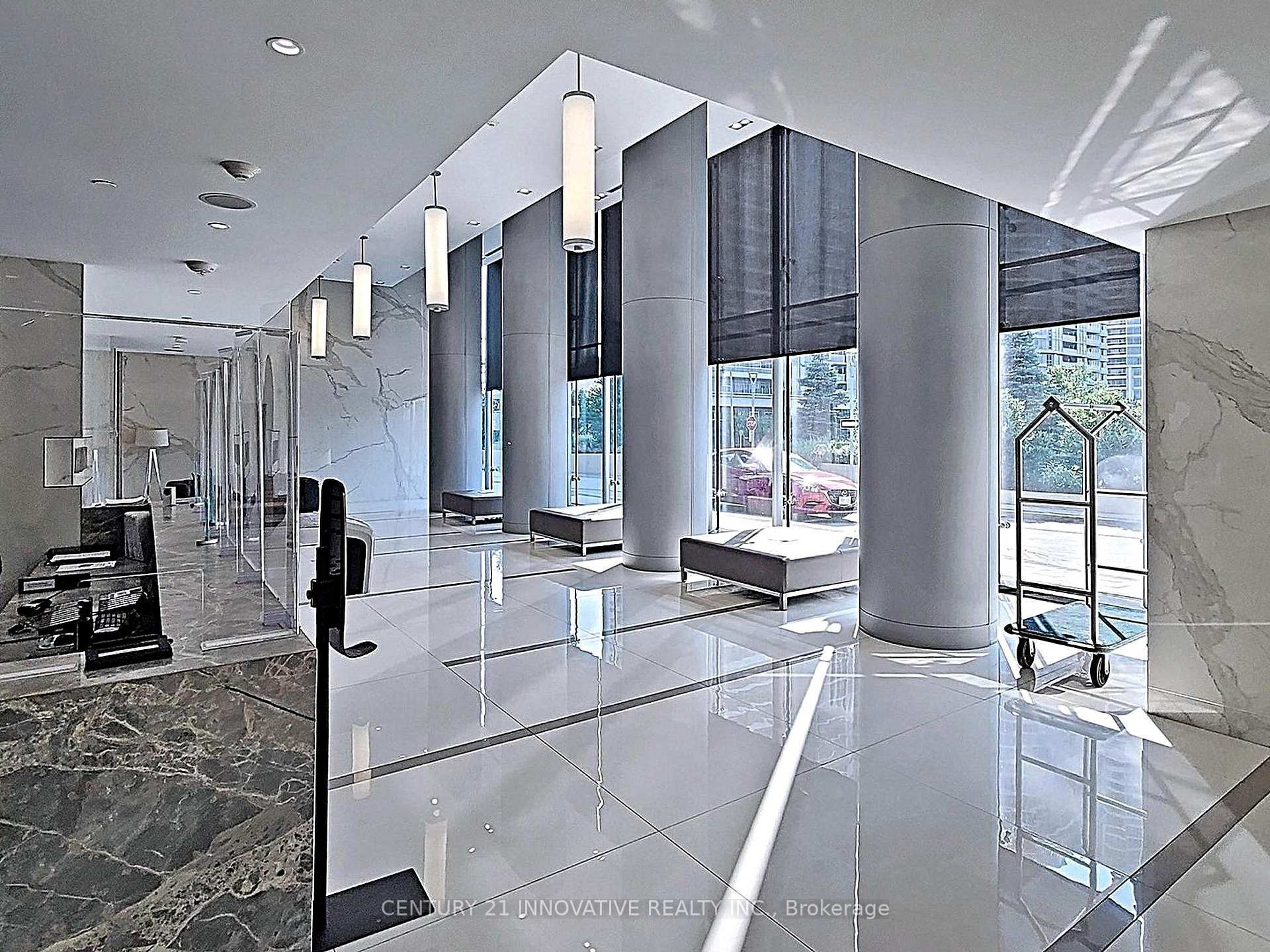 Photo de la propriété: 275 Village Green Square 2616 ON M1S 0L8
