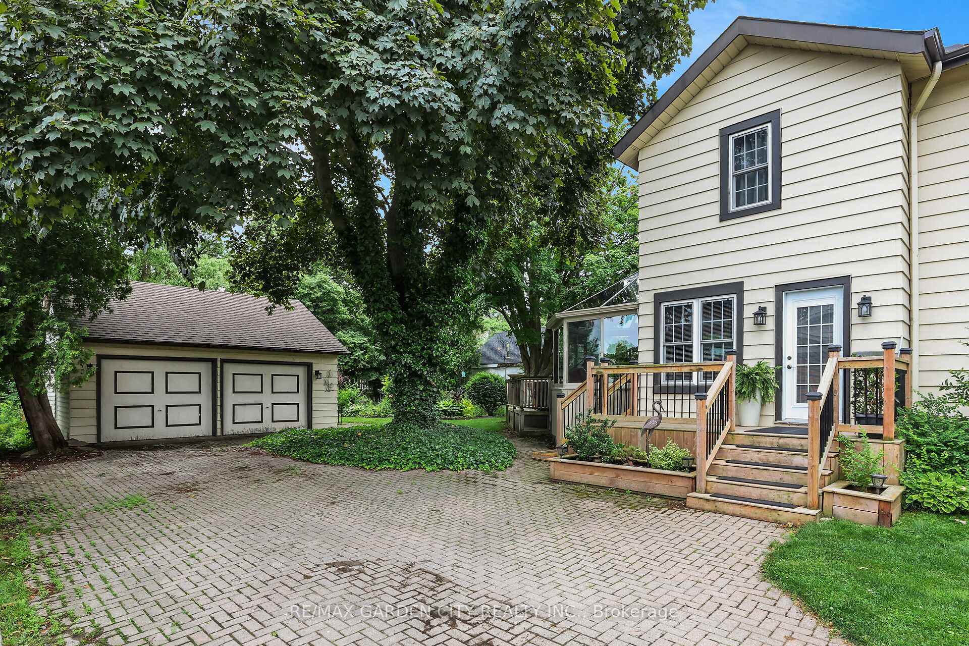 Property Photo: 10 Maple Avenue ON L3M 3B6