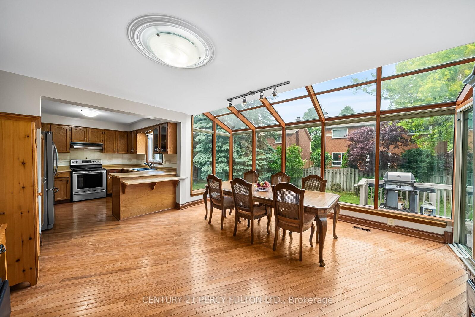 Photo de la propriété:  205 Gabrielle Mews  ON L4A 5A4 