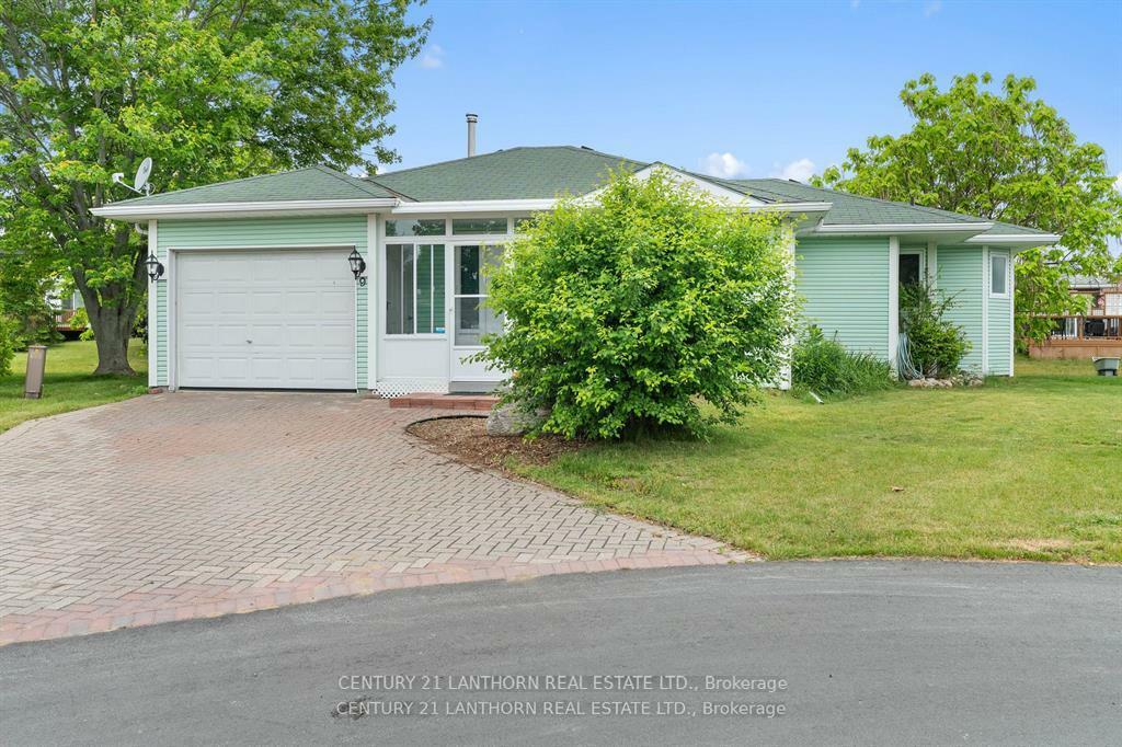 Property Photo: 9 Reynolds Place ON K0K 3L0