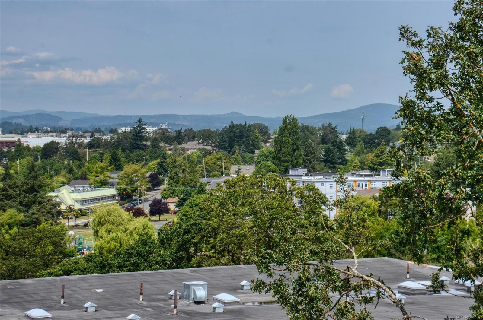 Property Photo: 3260 Quadra St 408 BC V8X 1G2