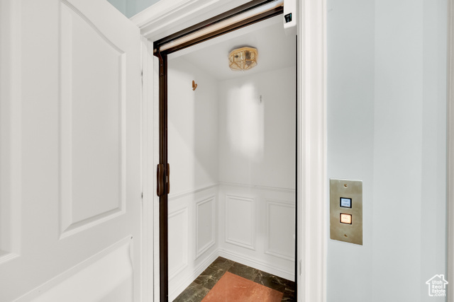 Property Photo: 2058 E Oak Manor Dr UT 84092