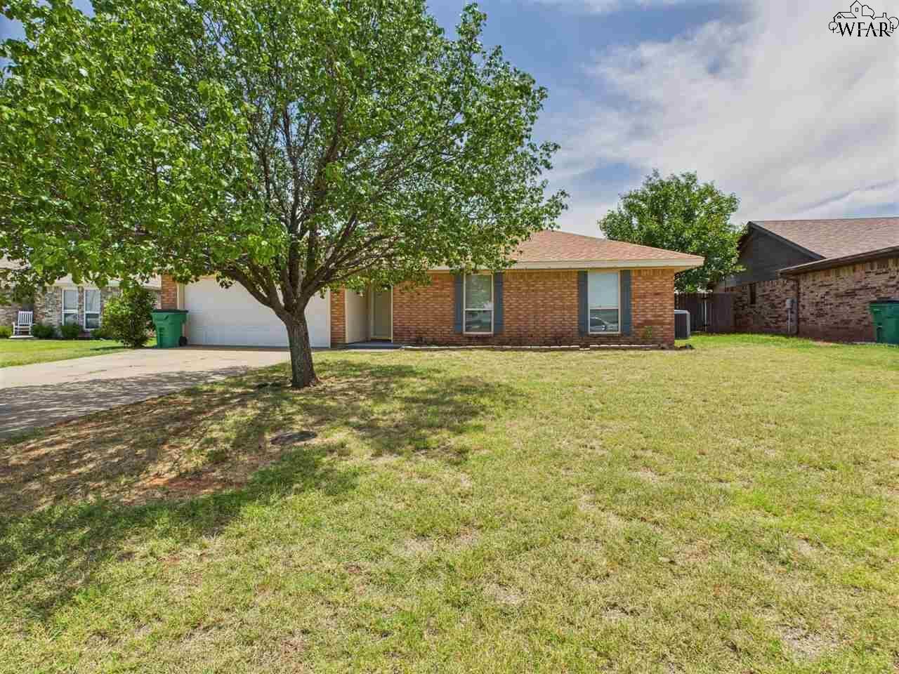 Property Photo:  505 W Coleman Avenue  TX 76367 
