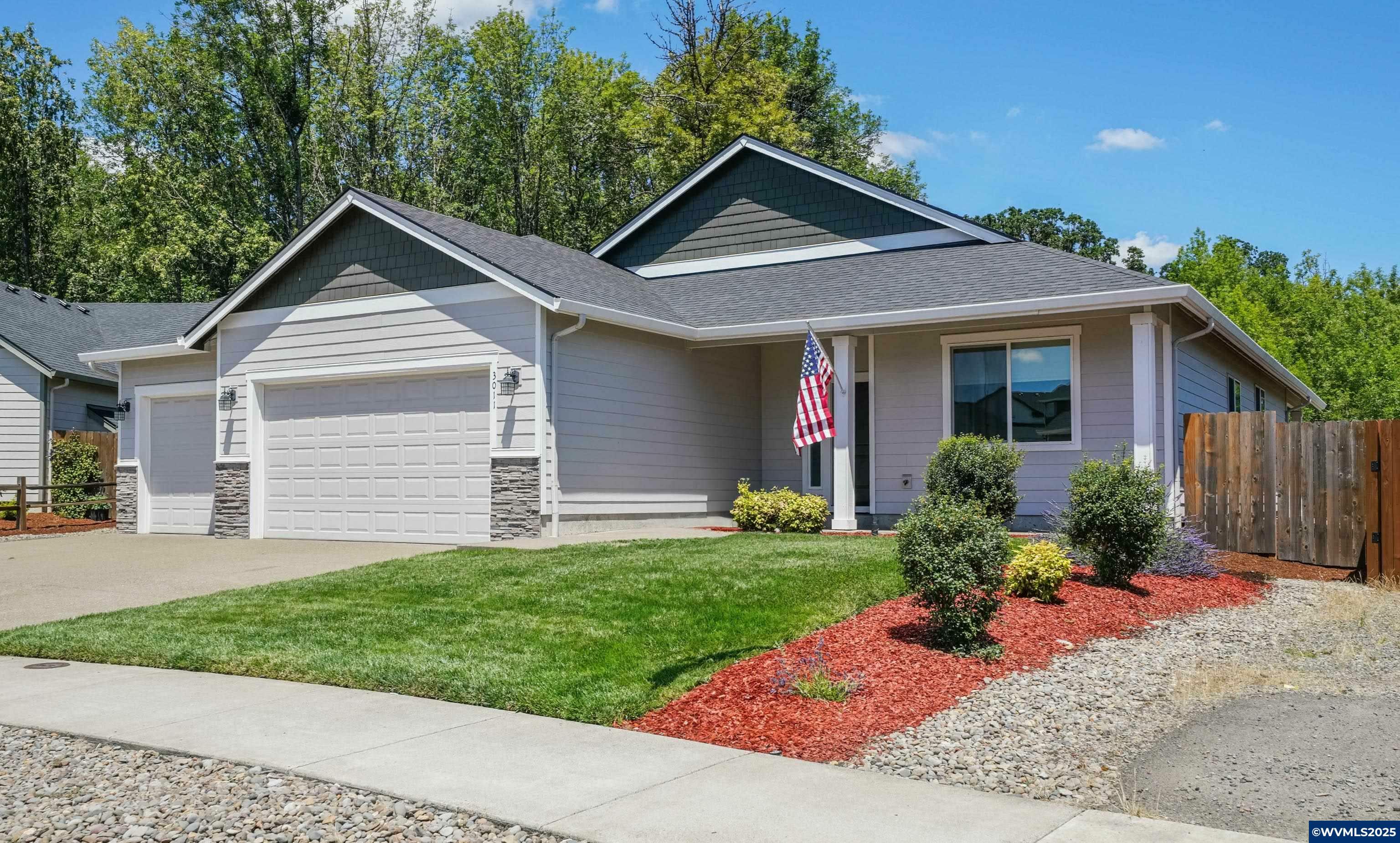 Property Photo: 3011 Trask Ln NE OR 97321