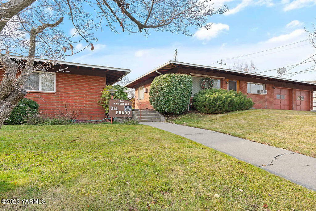 Property Photo:  1501 W Chestnut Ave 5  WA 98902 