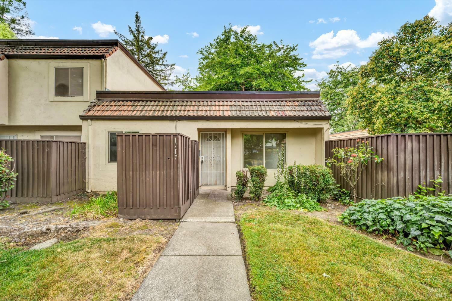 Property Photo: 1717 Las Raposas Court CA 95409