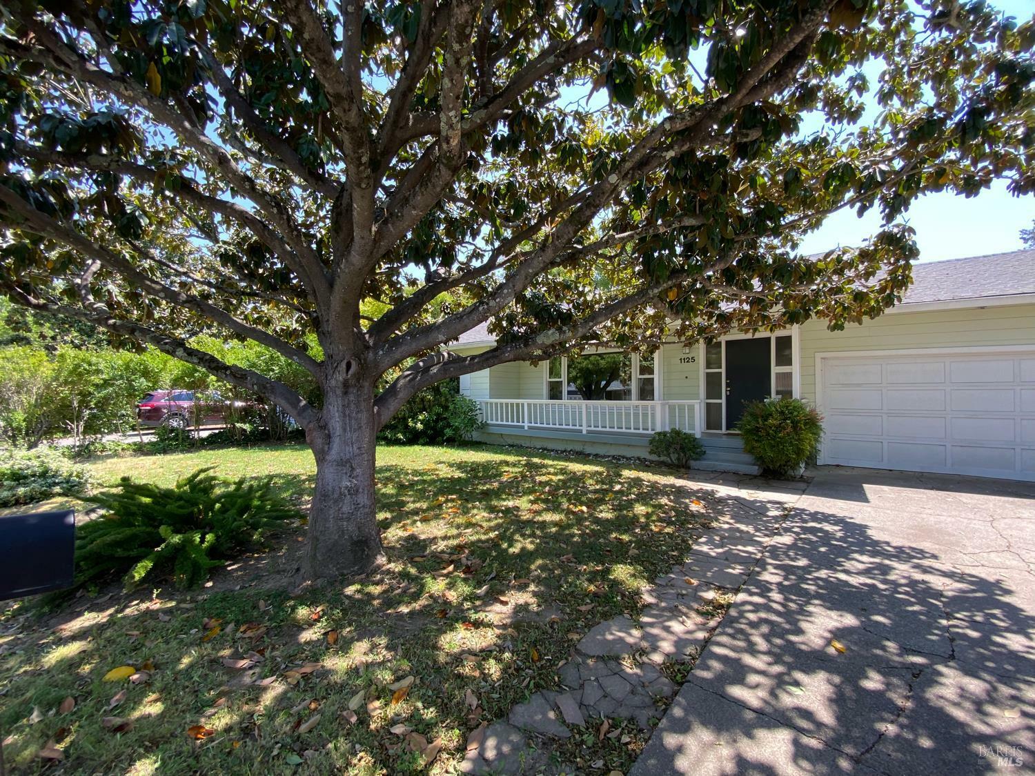 Property Photo:  1125 East Court  CA 94945 
