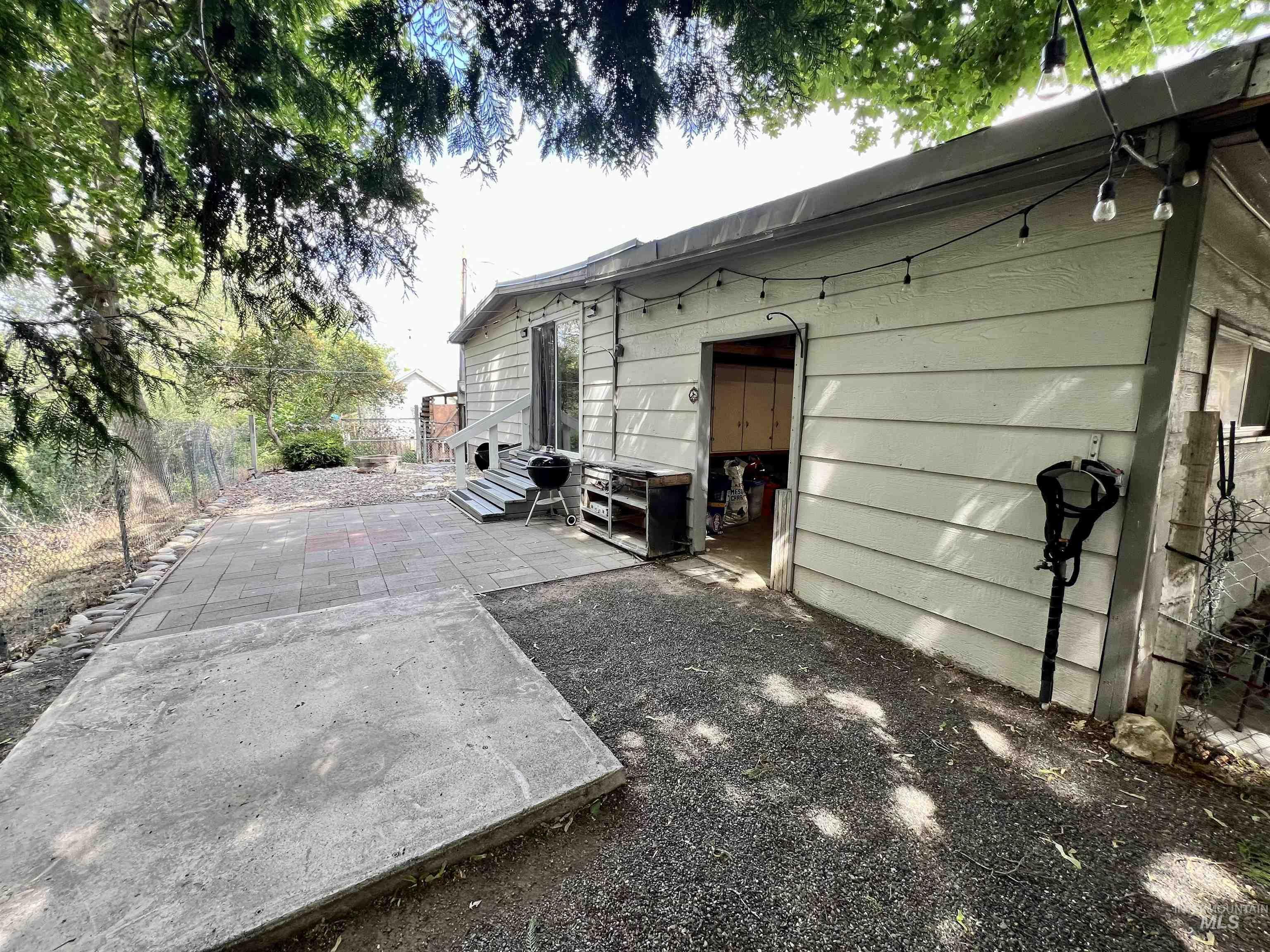 Property Photo: 1370 Columbia St WA 99347