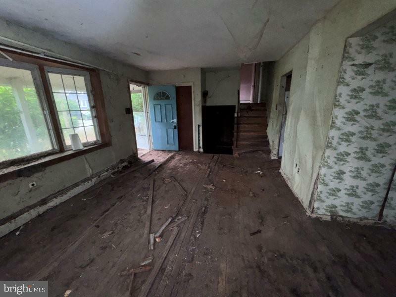 Property Photo: 911 Broadway Avenue PA 19018