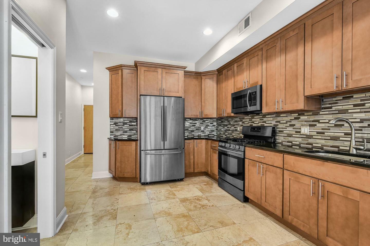 Property Photo: 2050 Frankford Avenue G PA 19125