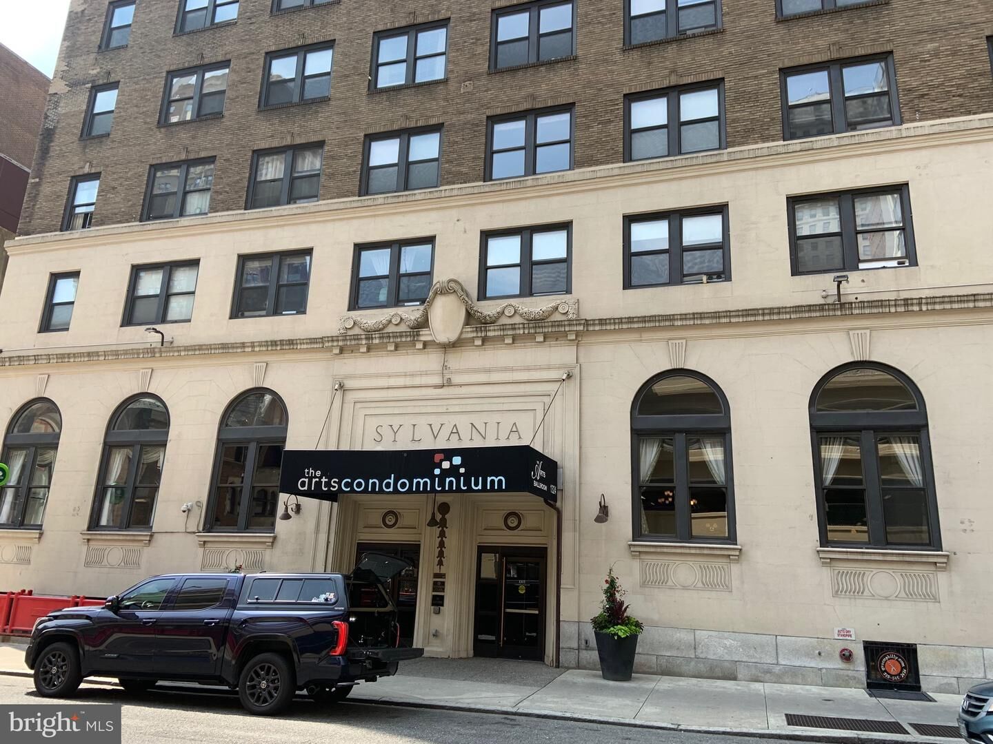 Property Photo: 1324 Locust Street 901 PA 19107