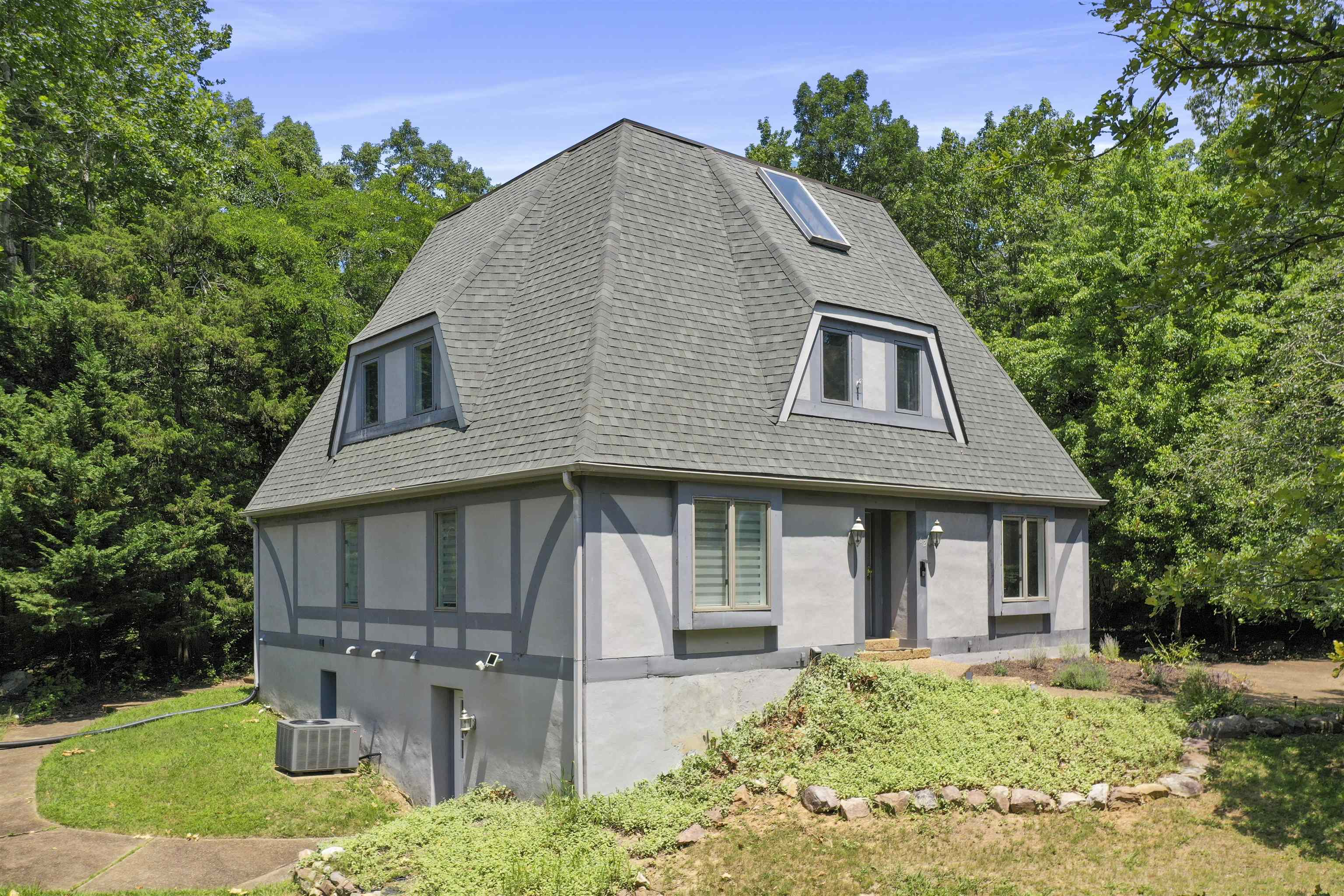 Property Photo: 162 Hartman Ct VA 22840