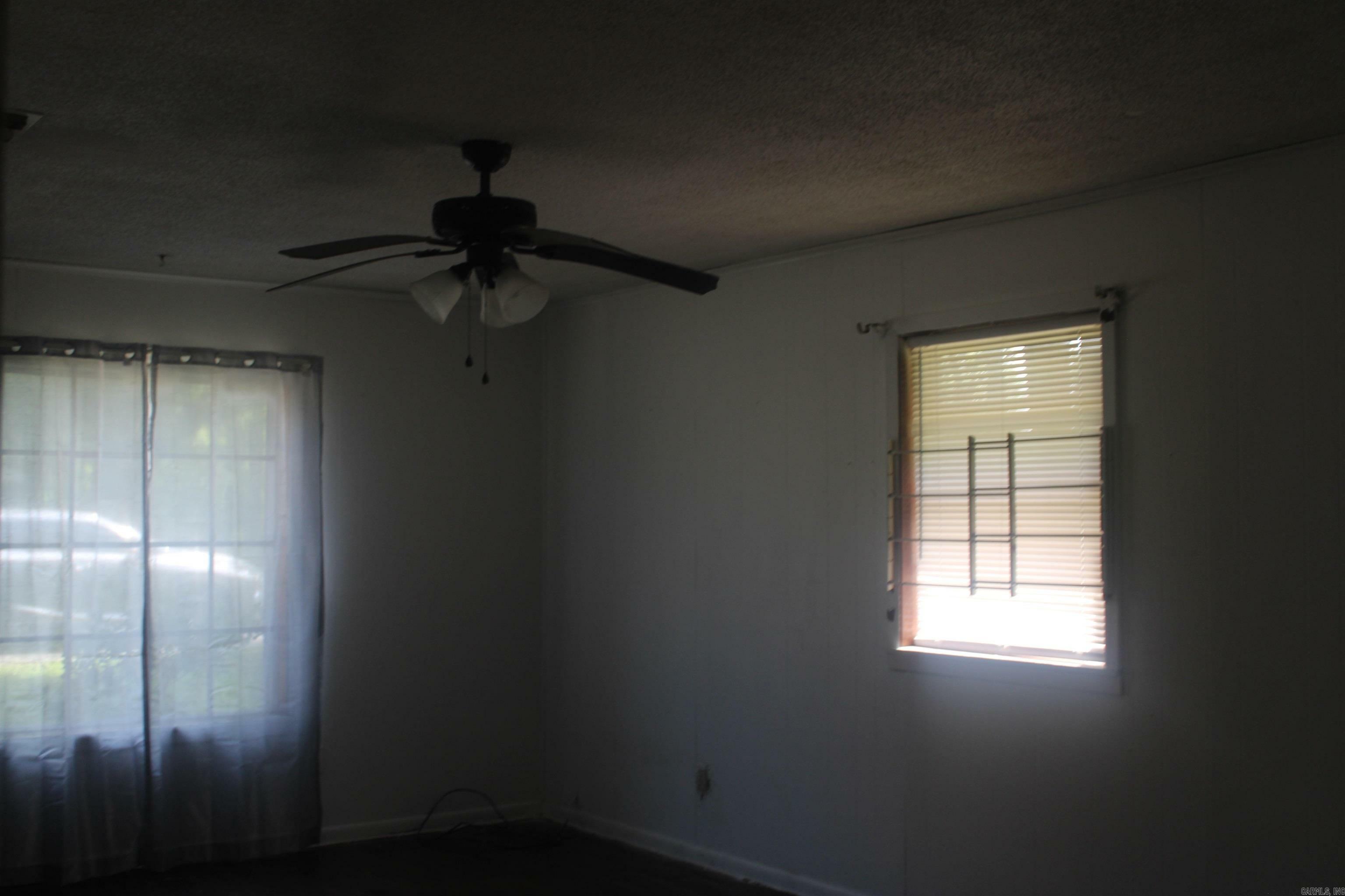 Property Photo: 4406 W 16th Ave AR 71603