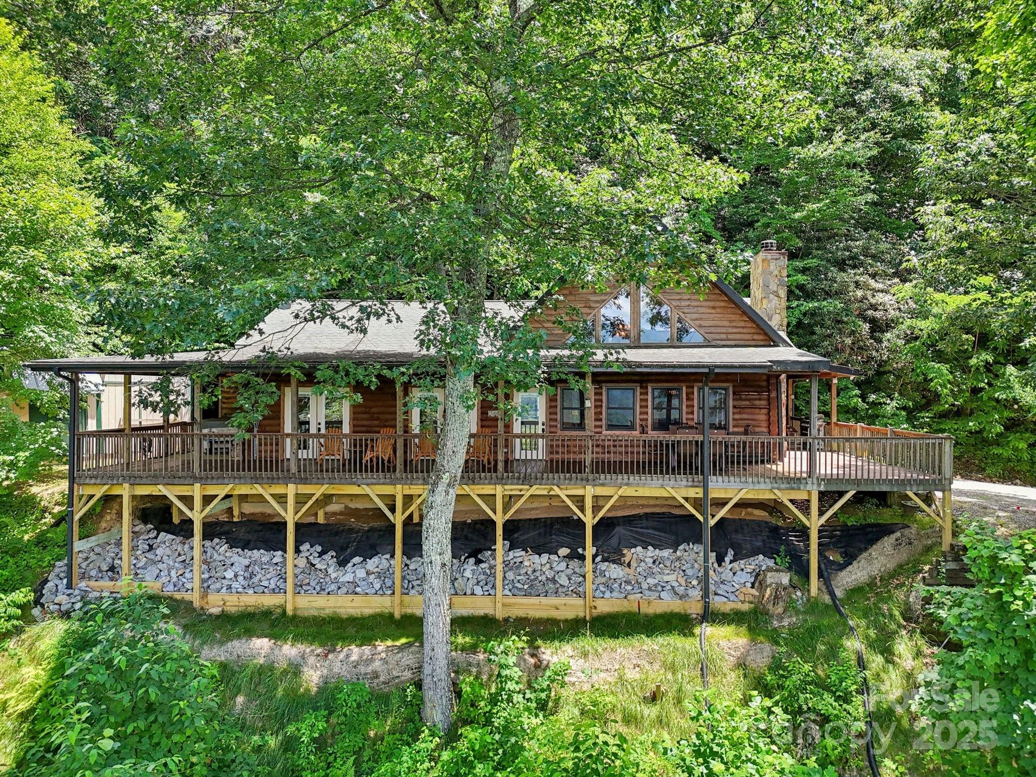 Property Photo: 1253 Forest Drive NC 28751