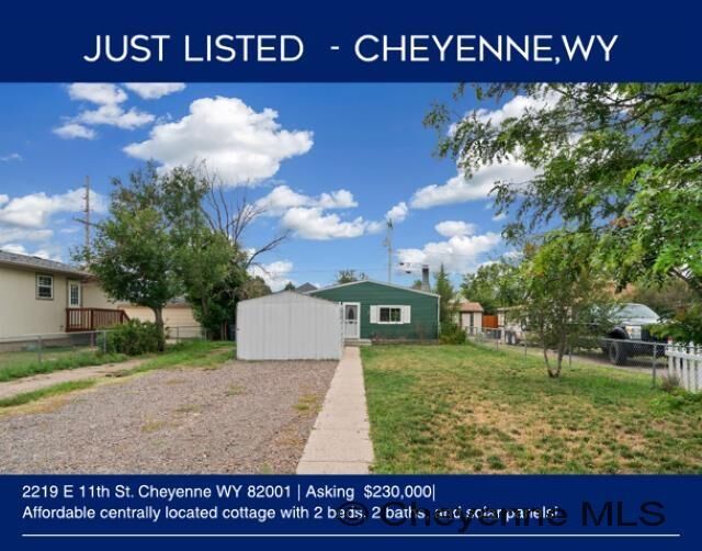 Property Photo: 2219 E 11th St WY 82001