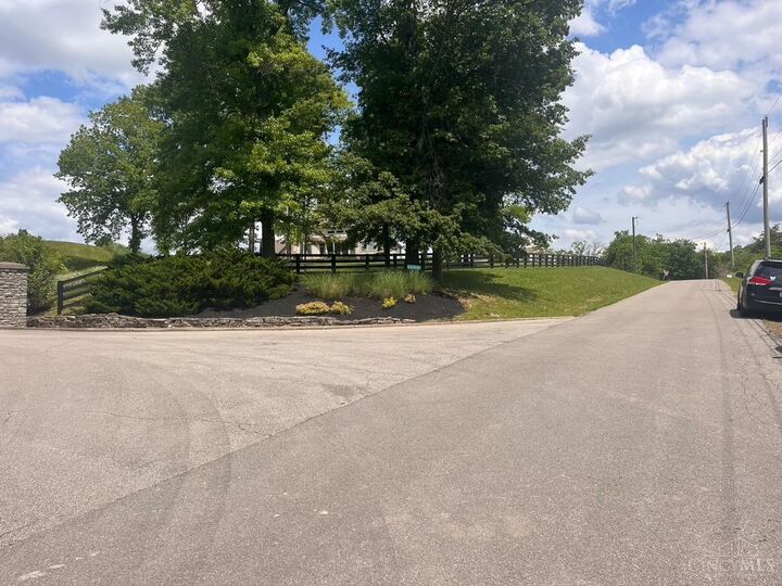 Property Photo: 1685 W Huntley Road OH 45122