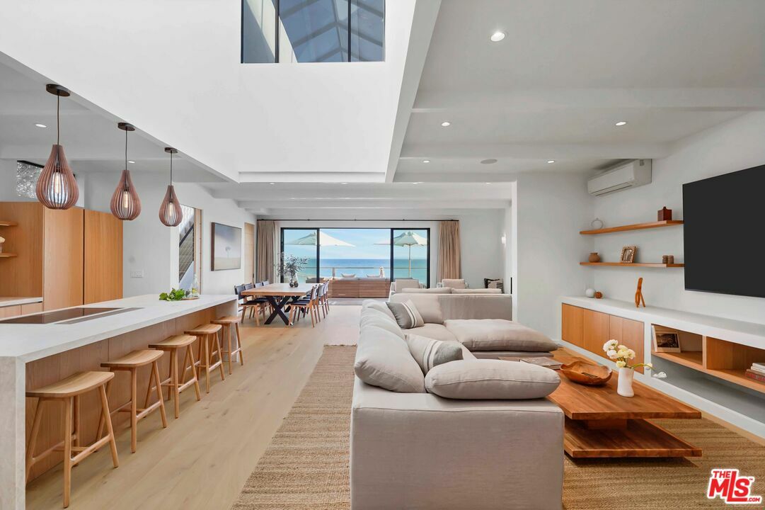 Property Photo: 31376 Broad Beach Rd CA 90265