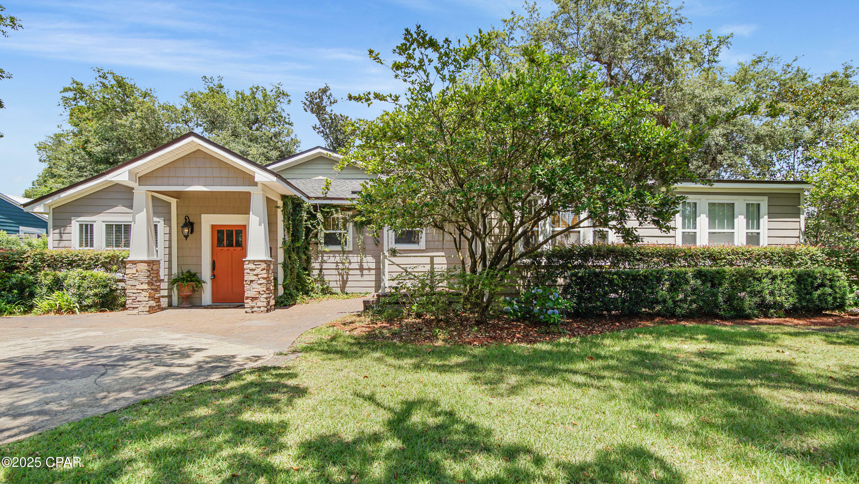 Property Photo: 342 S Macarthur Avenue FL 32401