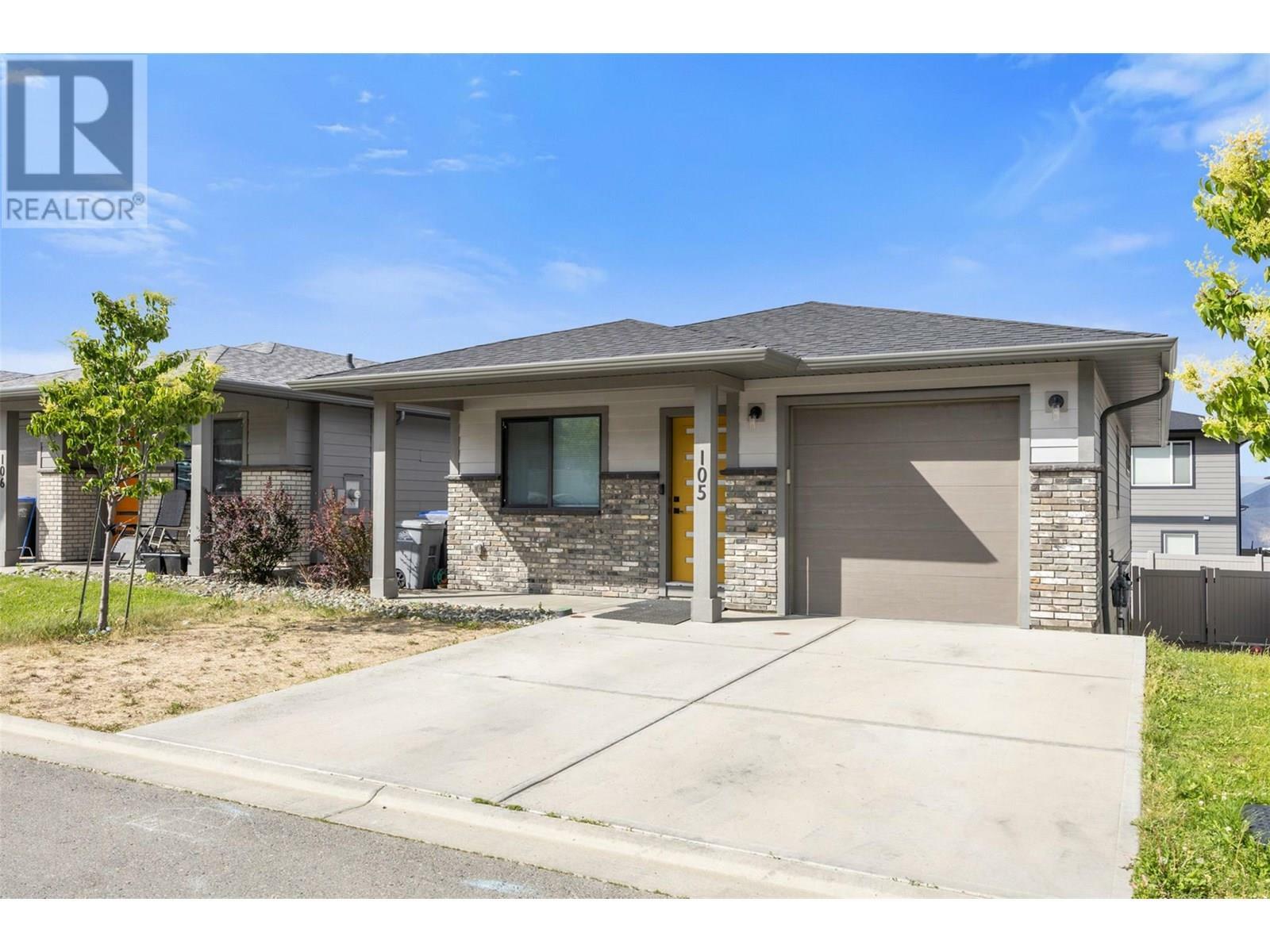 Photo de la propriété: 1323 Kinross Place 105 BC V1S 0E4