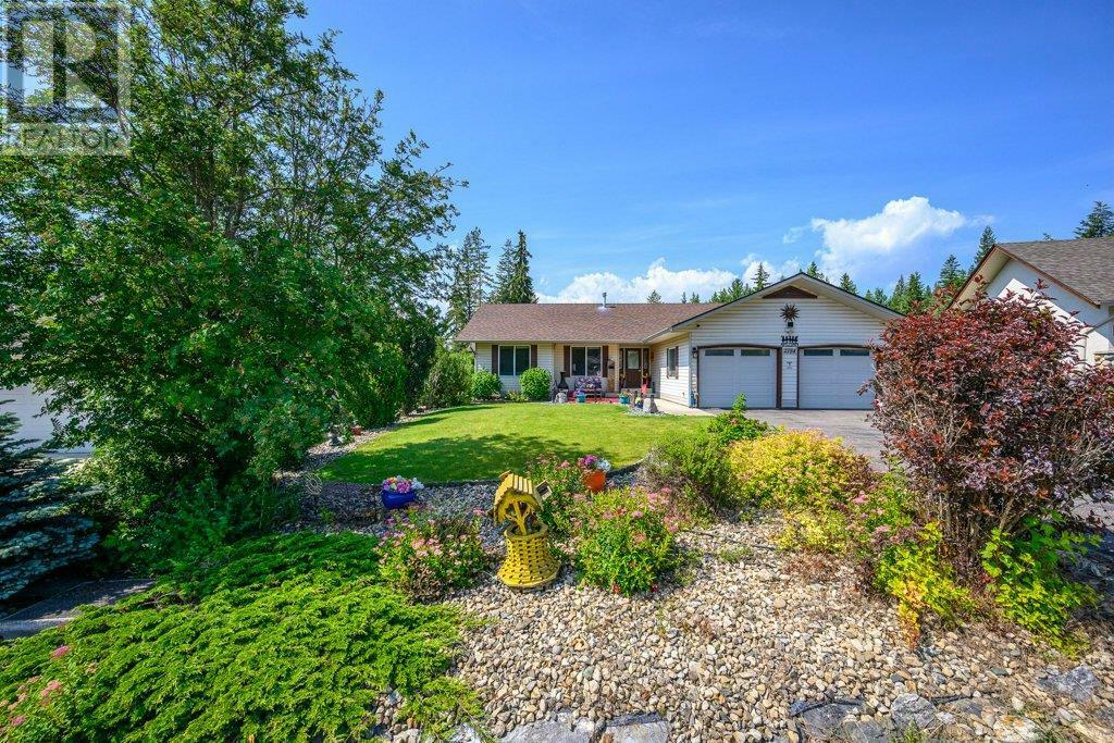 Property Photo: 2784 Golf Course Drive BC V0E 1H1