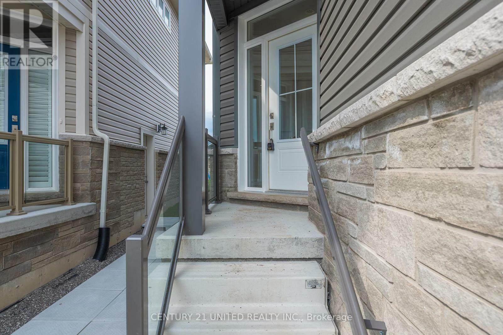 Property Photo:  315 Mullighan Gardens  ON K9K 0H2 