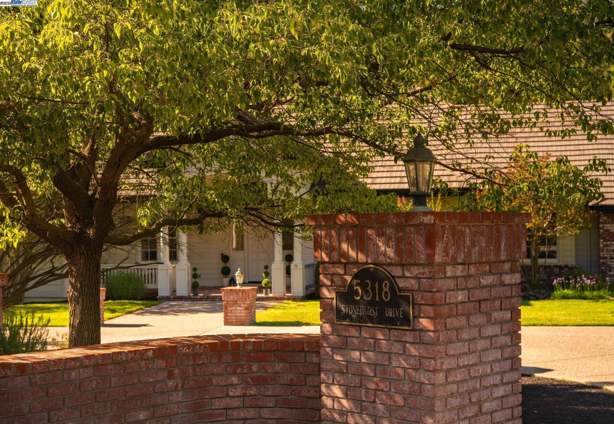 Property Photo: 5318 Stonehurst Drive CA 94553
