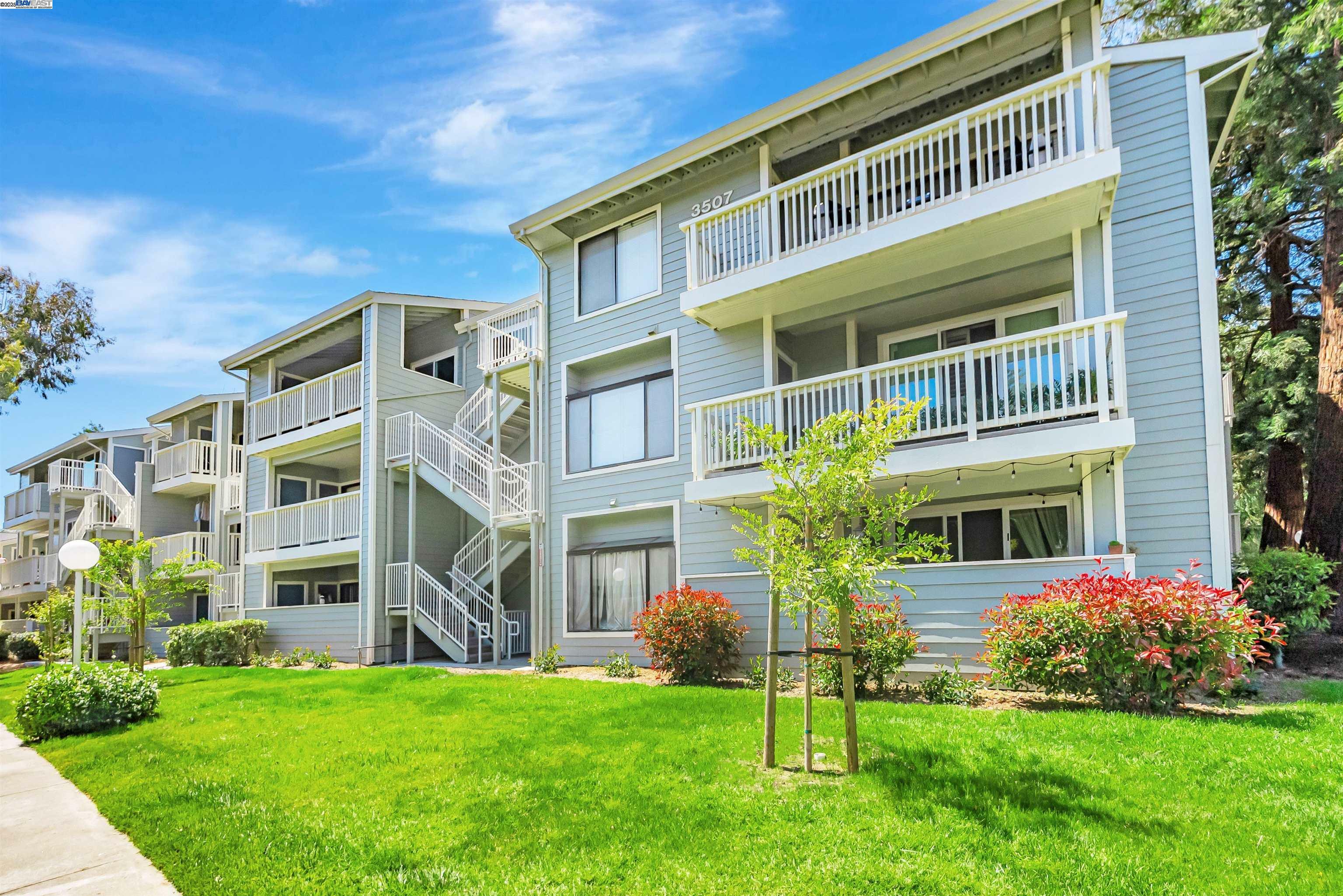 Property Photo: 3507 Buttonwood Ter 203 CA 94536