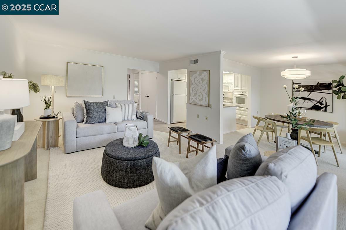 Property Photo: 1224 Singingwood Ct 6 CA 94595