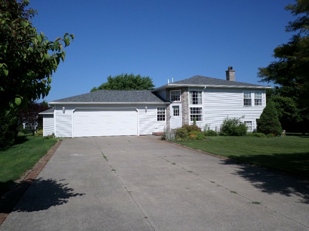 Property Photo: 5286 Waterhouse Drive PA 16510