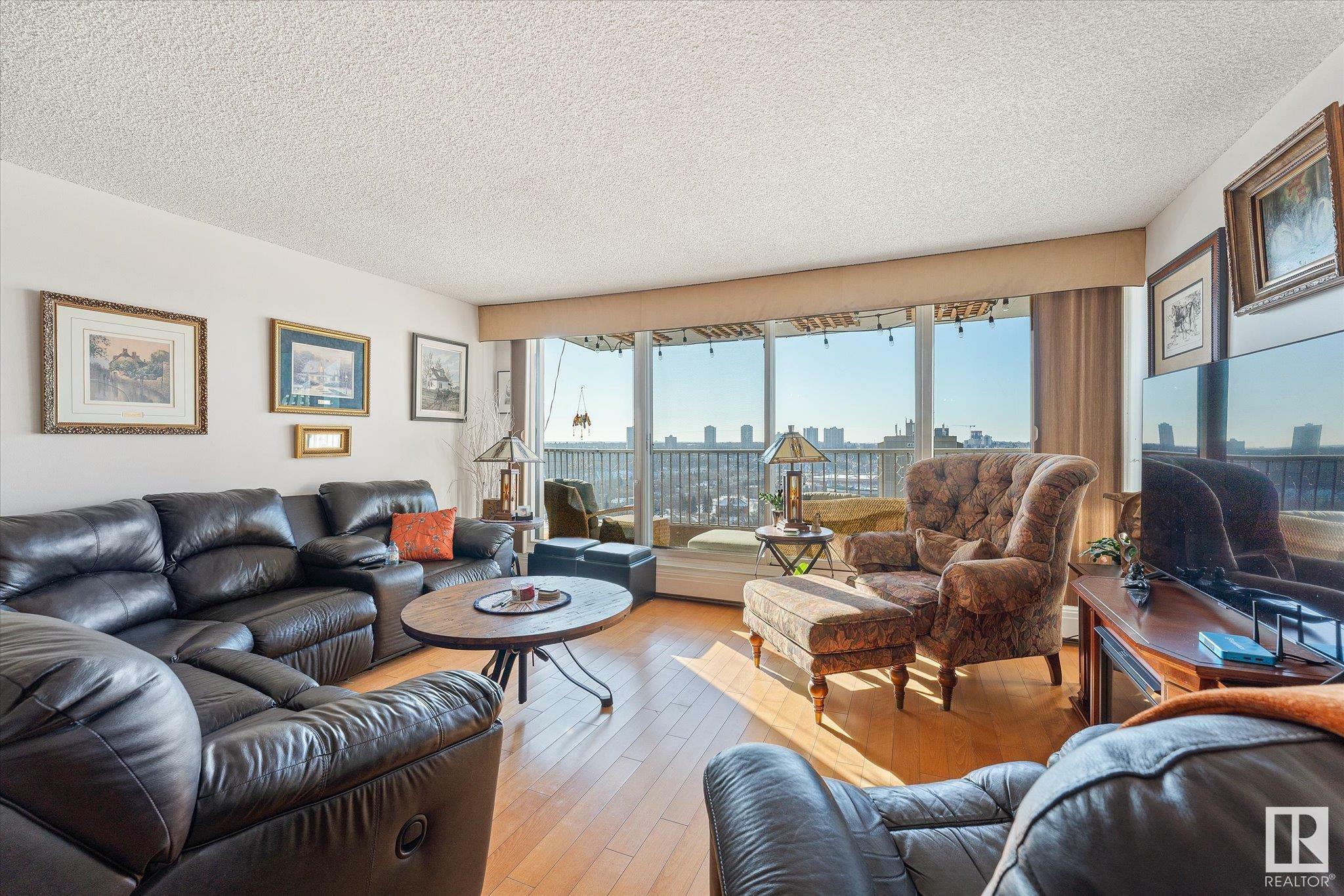 Property Photo: 9923 103 Street NW 1002 AB T5K 2J3