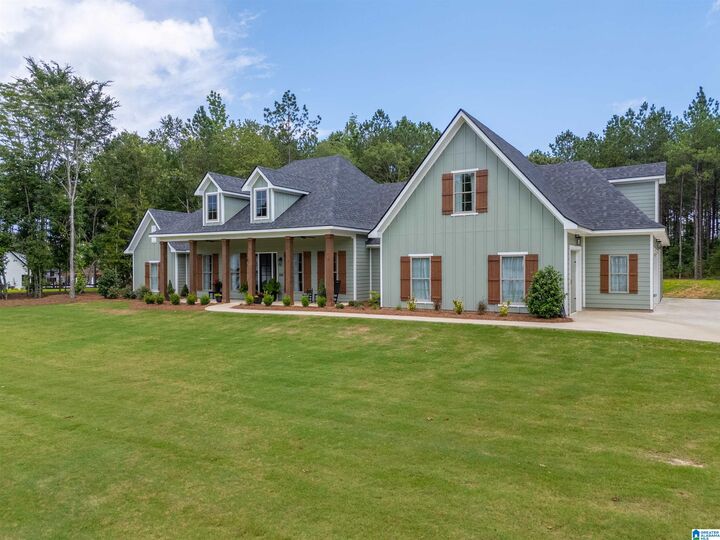 Property Photo: 300 Stonewood Trail AL 35146
