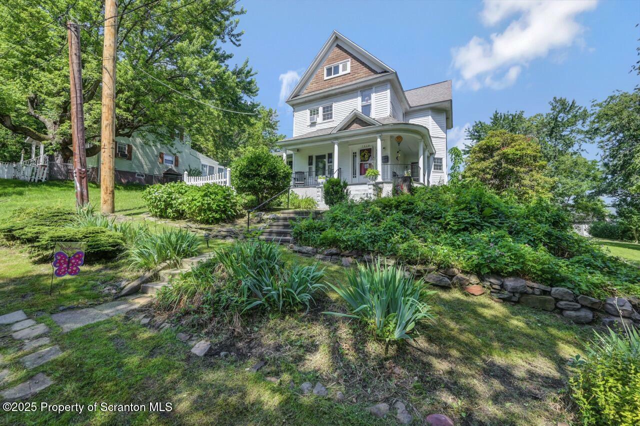 Property Photo:  1424 Crown Avenue  PA 18505 