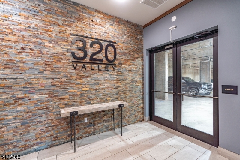 Property Photo:  320 Valley St 301  NJ 07079 