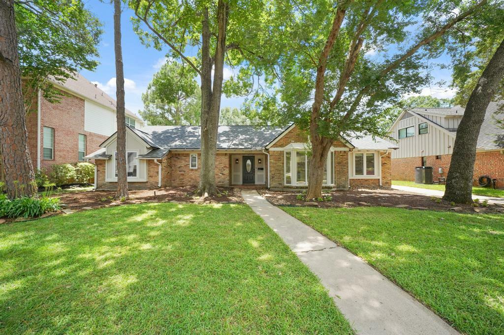 Property Photo: 5135 Loch Lomond Drive TX 77096