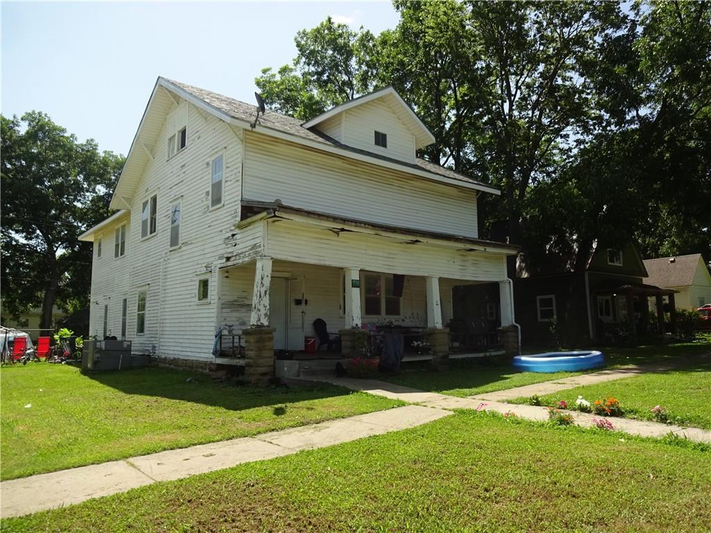 Property Photo: 400 S Park Boulevard KS 67301