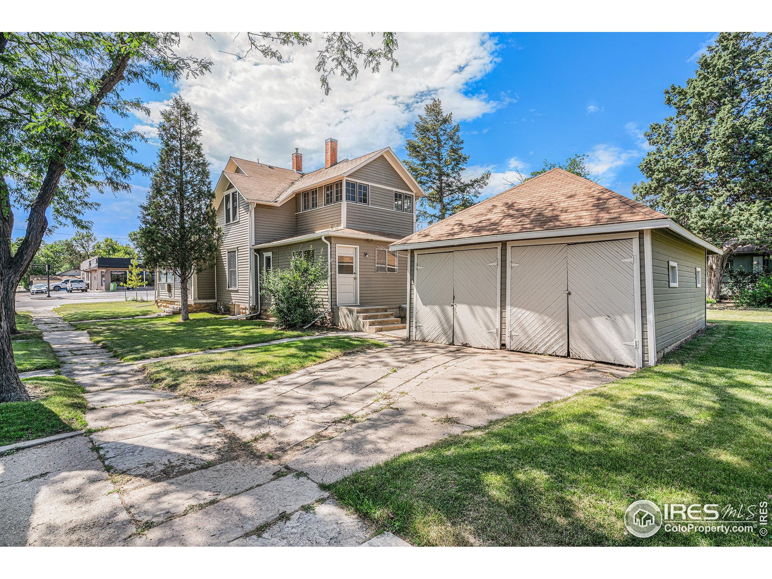Property Photo: 1204 N Lincoln Ave CO 80537
