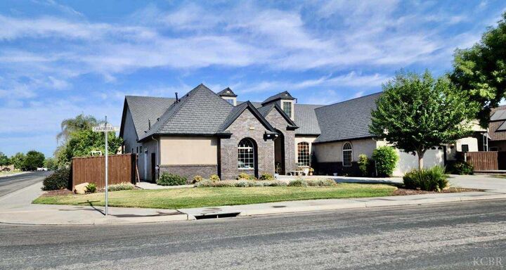 Property Photo:  3402 N Chaparral Court  CA 93230 