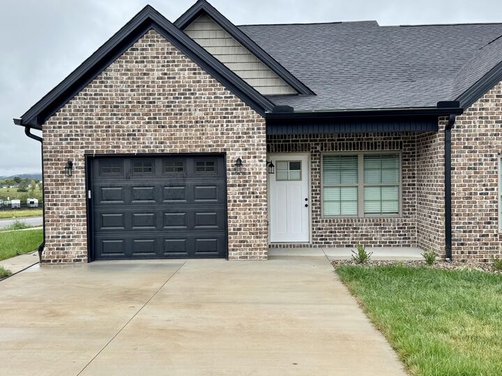 Property Photo: 834 Ridgewood Drive 1 KY 40403