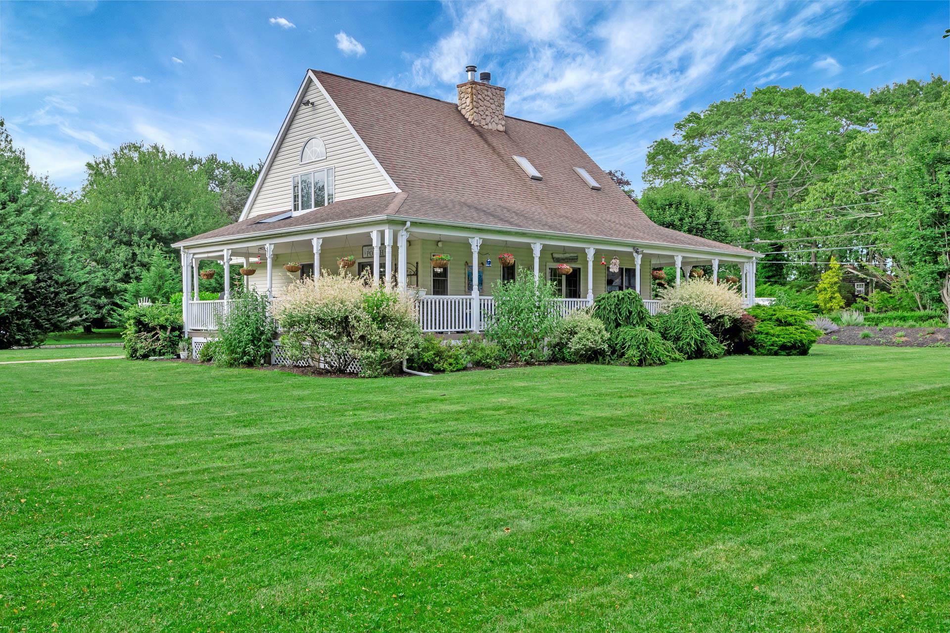 Property Photo:  600 Shipyard Lane  NY 11939 
