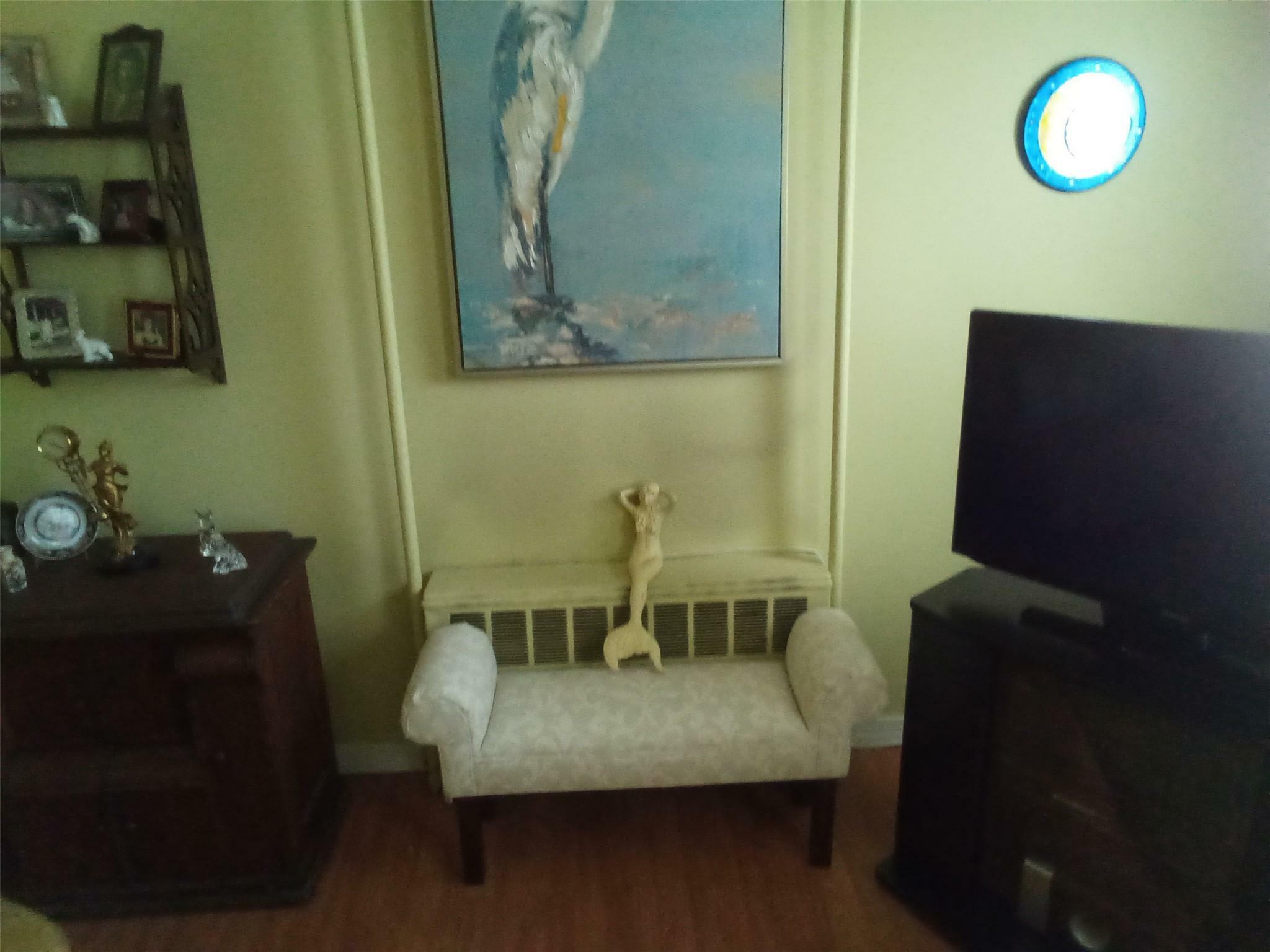 74 W Hoffman Avenue  Lindenhurst NY 11757 photo