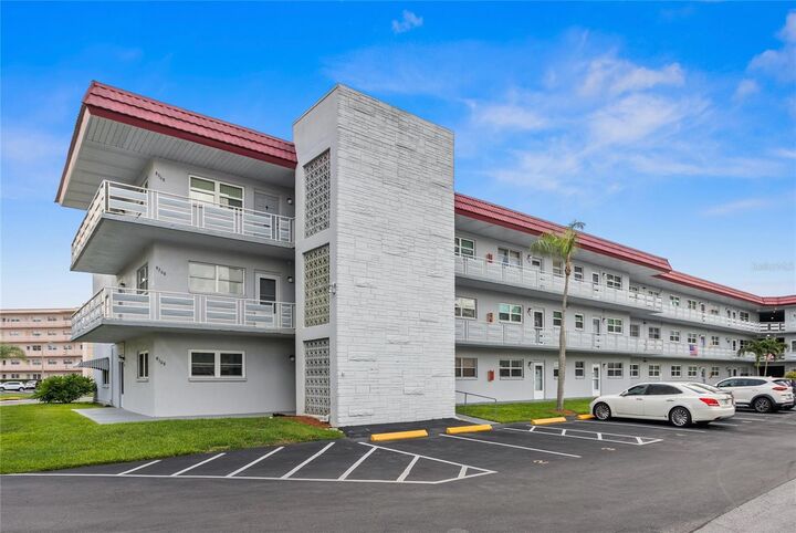 Property Photo:  5660 80th Street N B106  FL 33709 