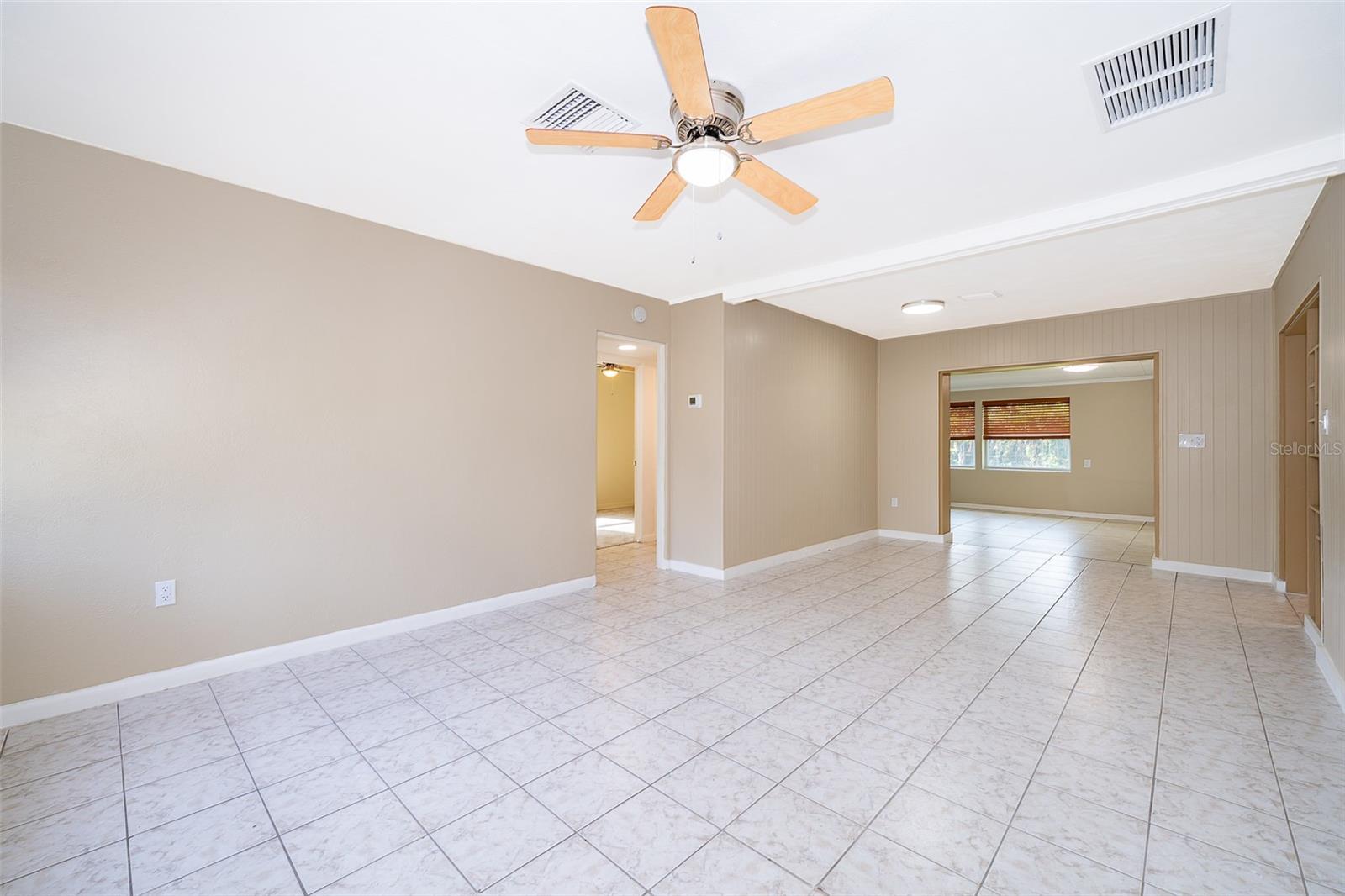 Property Photo: 2918 E Central Boulevard FL 32803