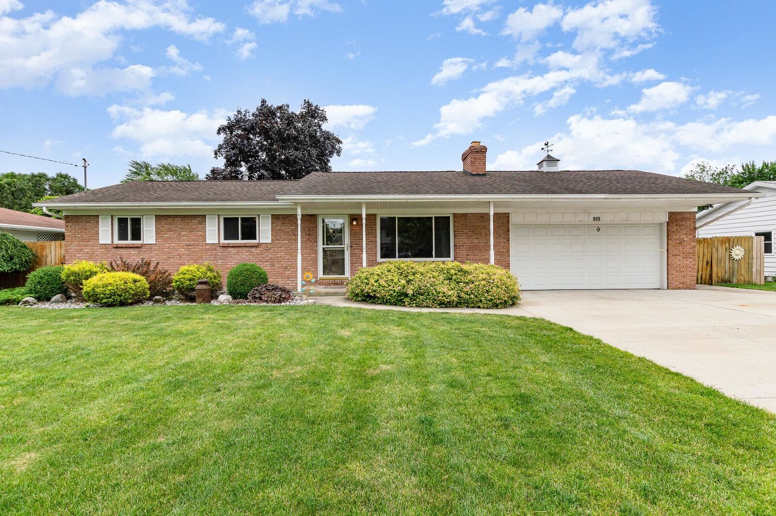 Property Photo:  855 Doro Lane  MI 48604 