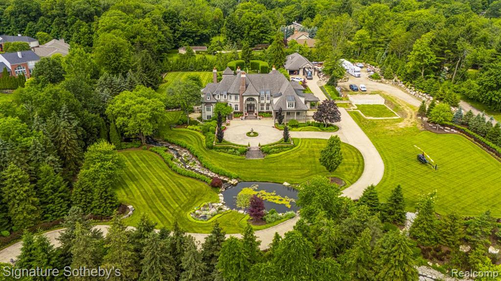 Property Photo:  18101 Sheldon Road  MI 48168 9560 