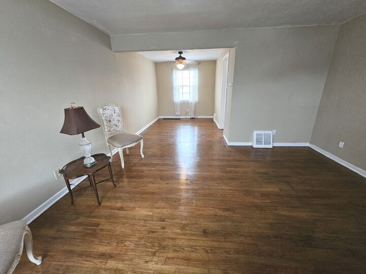 Property Photo: 1376 Wentworth Avenue S IL 60409