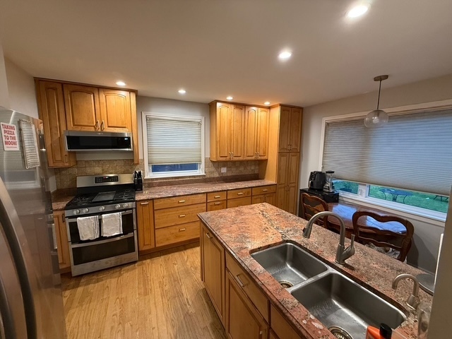 Property Photo:  2909 W Birchwood Avenue  IL 60645 