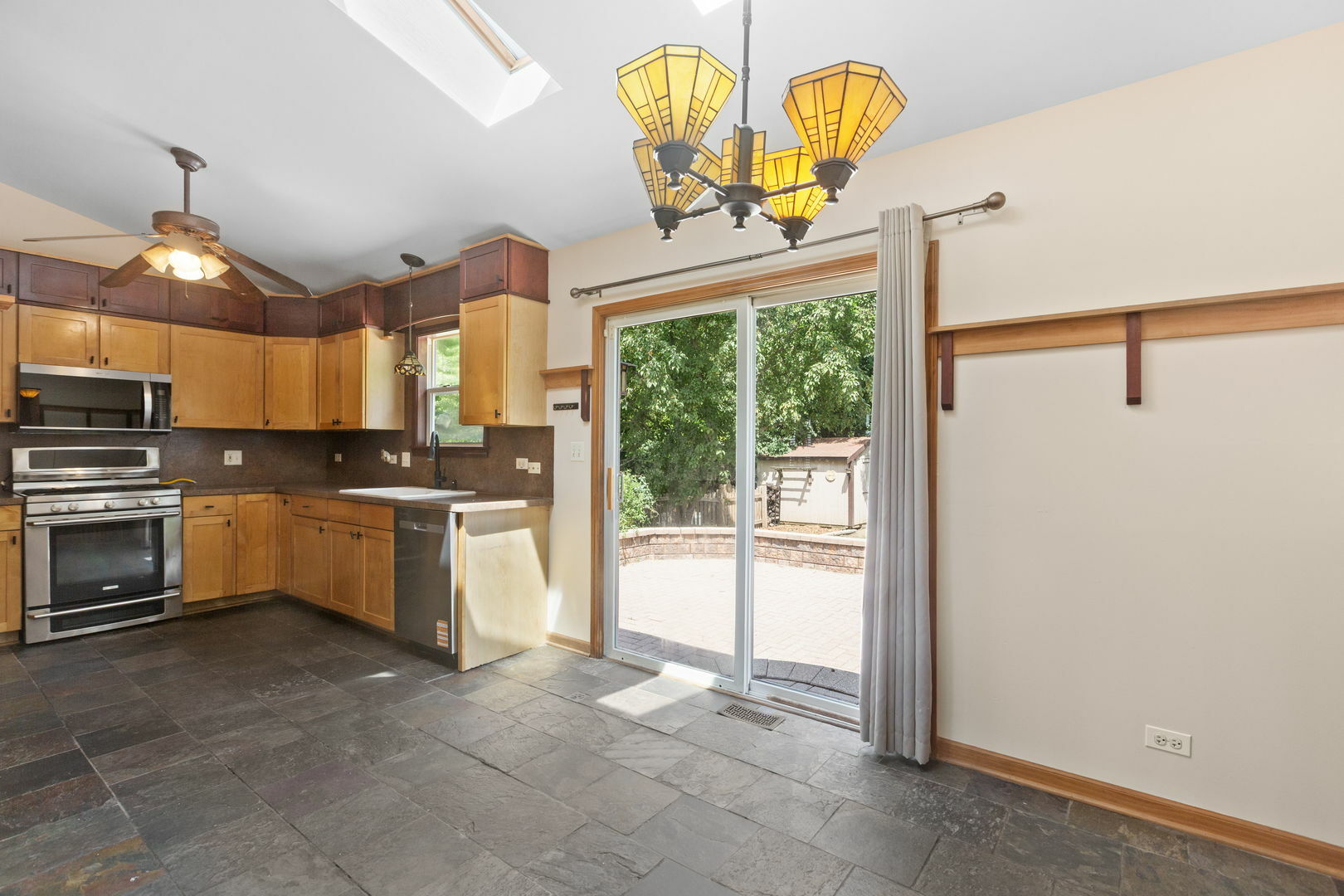 Property Photo: 729 Creek Bend Lane IL 60002