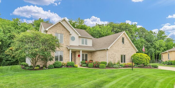 Property Photo: 6 Illini Court IL 61856