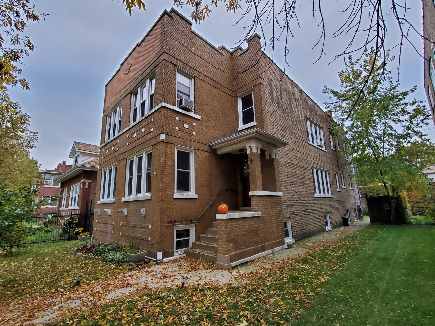 Property Photo:  3922 N Monticello Avenue 1  IL 60618 
